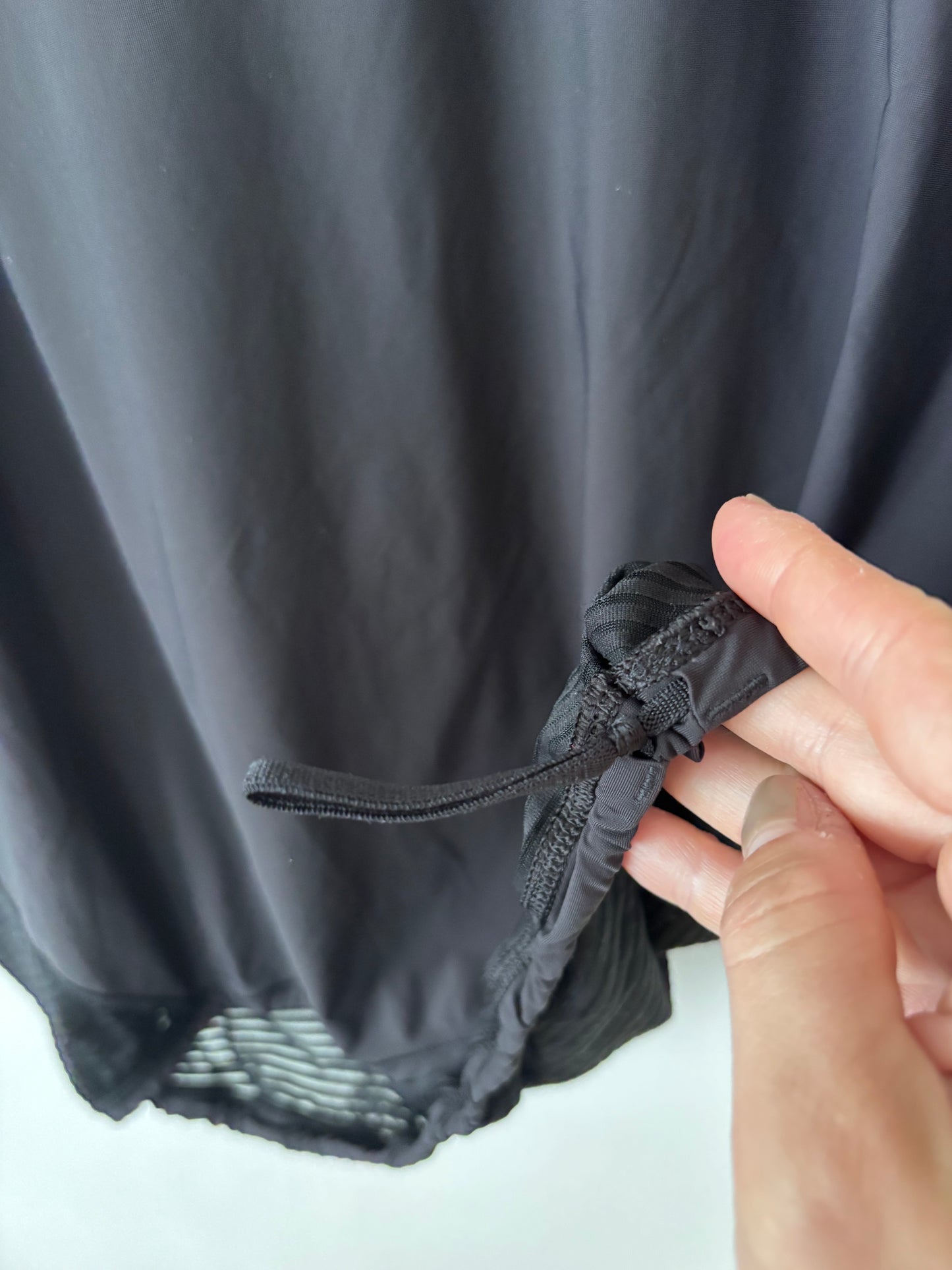 Lululemon Lean In Short Sleeve Shirt in Black | Sz Approx Large