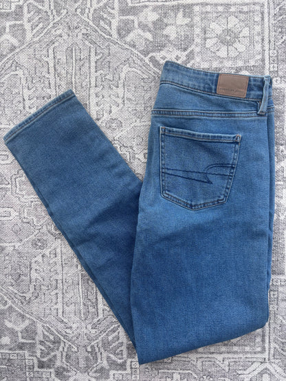 American Eagle Tomgirl Jeans | Size 6 (extra long)