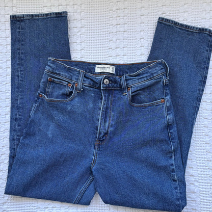 A&F Ankle Straight Ultra High Rise (medium/dark wash) | Sz 4 or 27 (CS21W8)