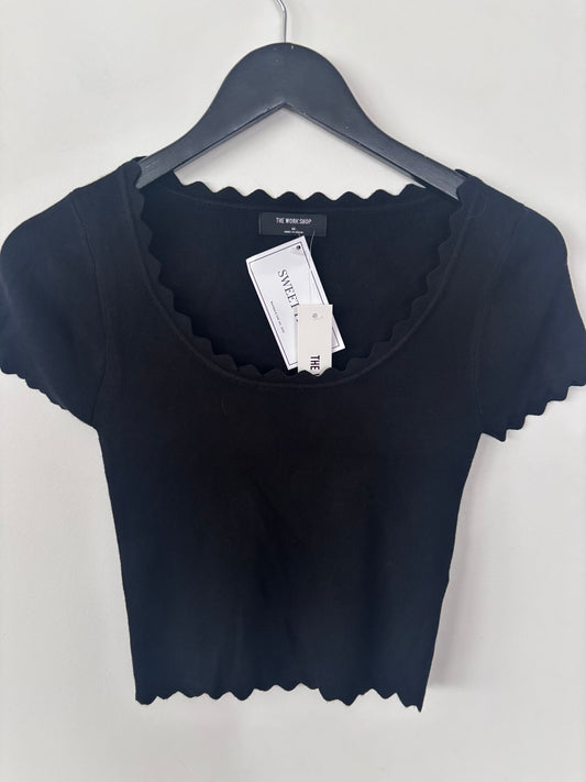 The Work Shop Scalloped Scoop Top | Sz Medium