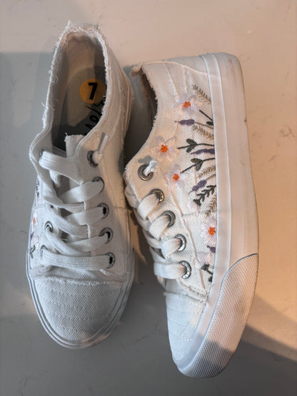 Blowfish Embroidered Sneakers | Sz 7