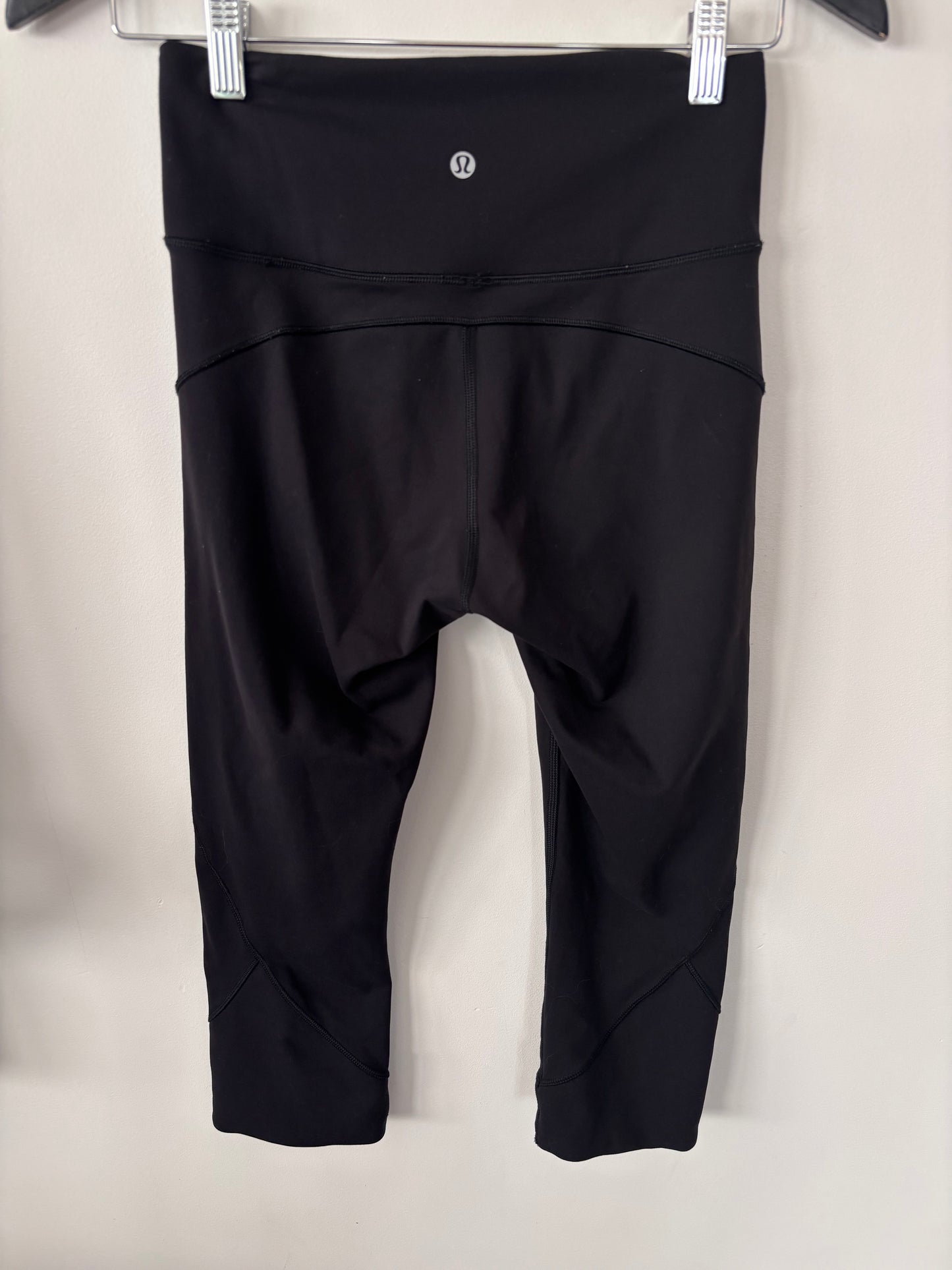 Lululemon In Movement Crop *Everlux 19" Black | Sz 6