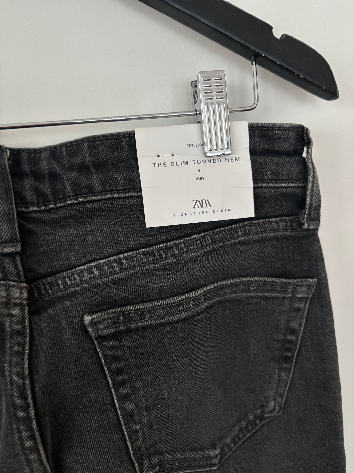 Zara NWT Slim Turned Cuff Jeans | Sz 28 or 6 (J134E13)