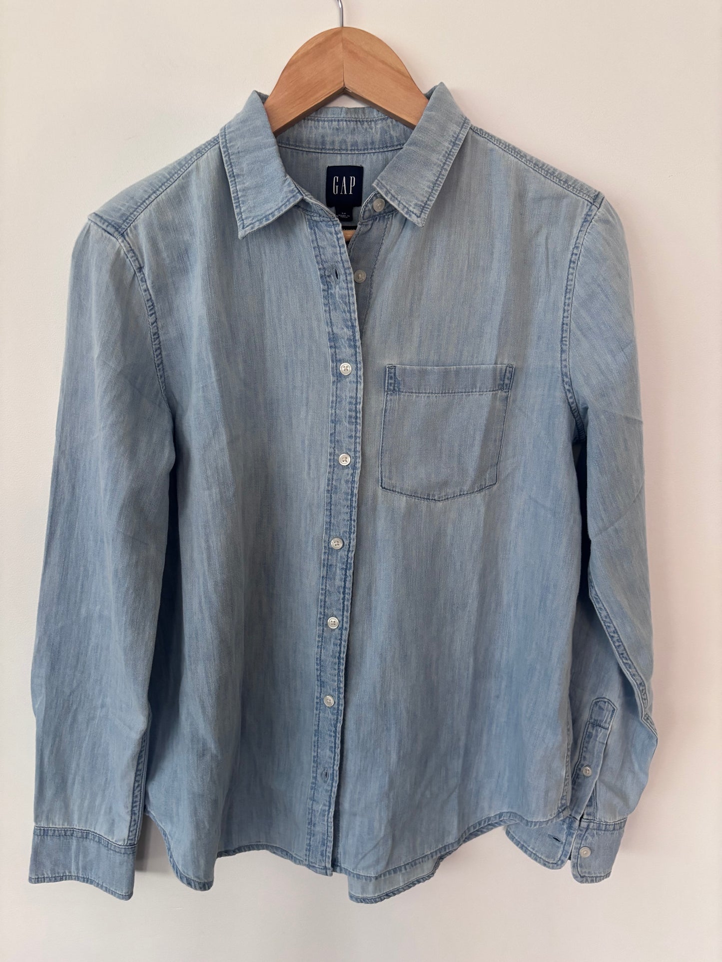 Gap Chambray the Perfect Shirt Button Down | Sz Small