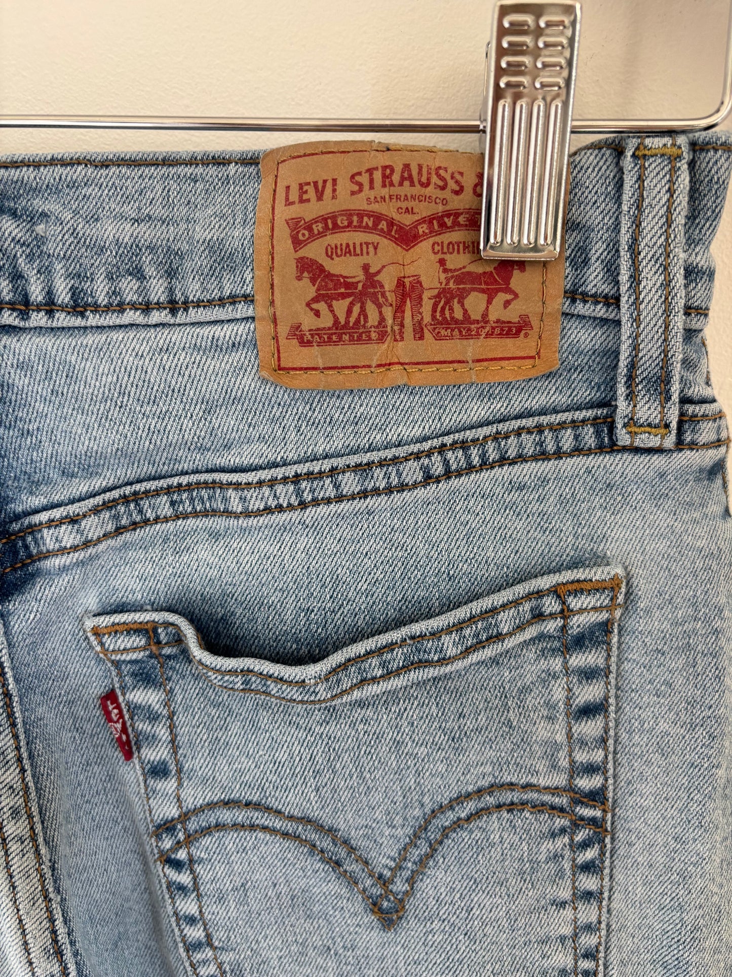 Levi's Wedgie Straight Distresed Denim | 28 (fit small**)