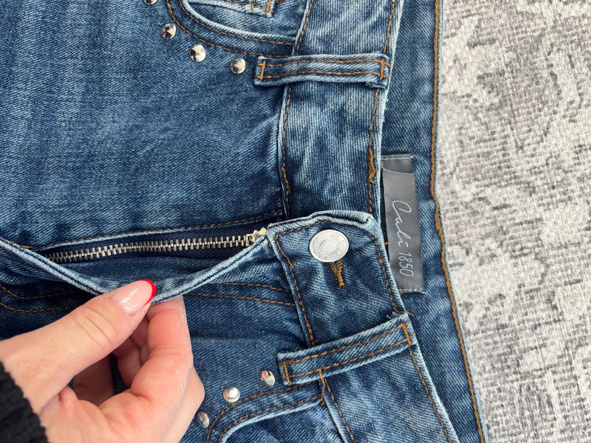 Calie 1850 Studded Blue HR Jeans | Sz 7 (fit like 26/27)