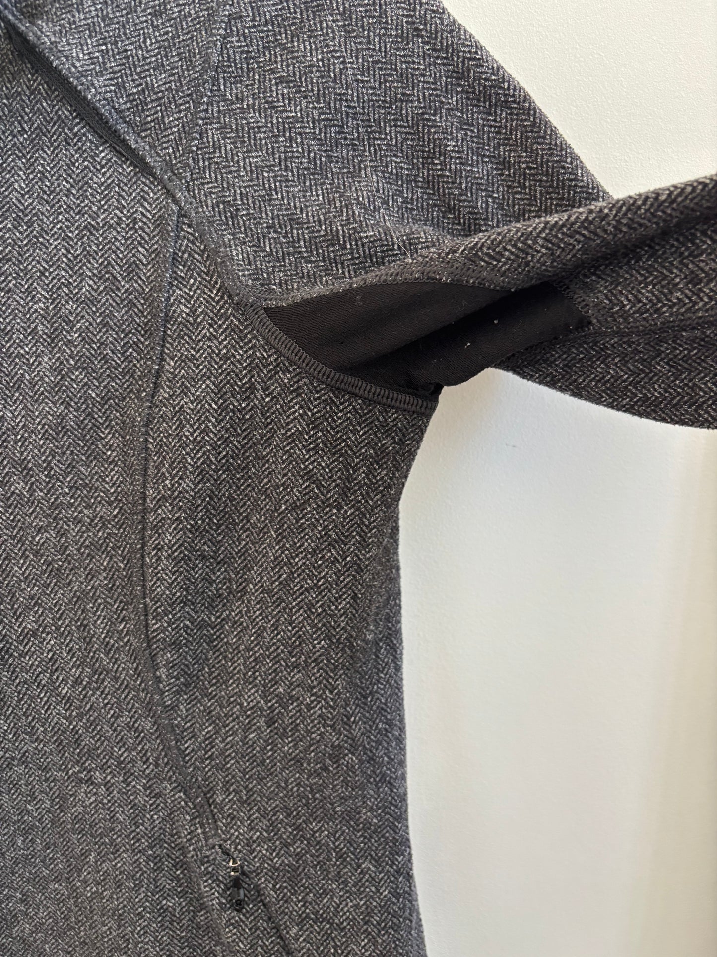 Lululemon Think Fast Pullover in Heathered Herringbone Black | 4 (O61C3)