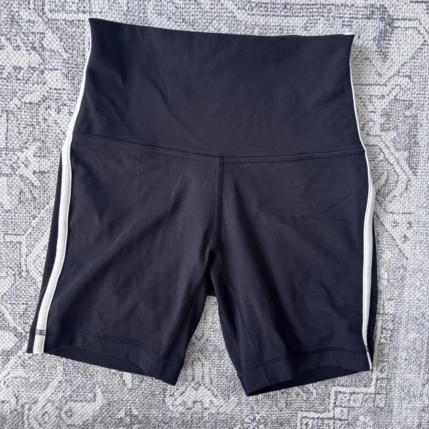 Lululemon Align High-Rise Side-Stripe Short 6" | Sz 2