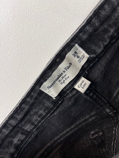 A&F The Mom High Rise Black Wash Jeans | Sz 28