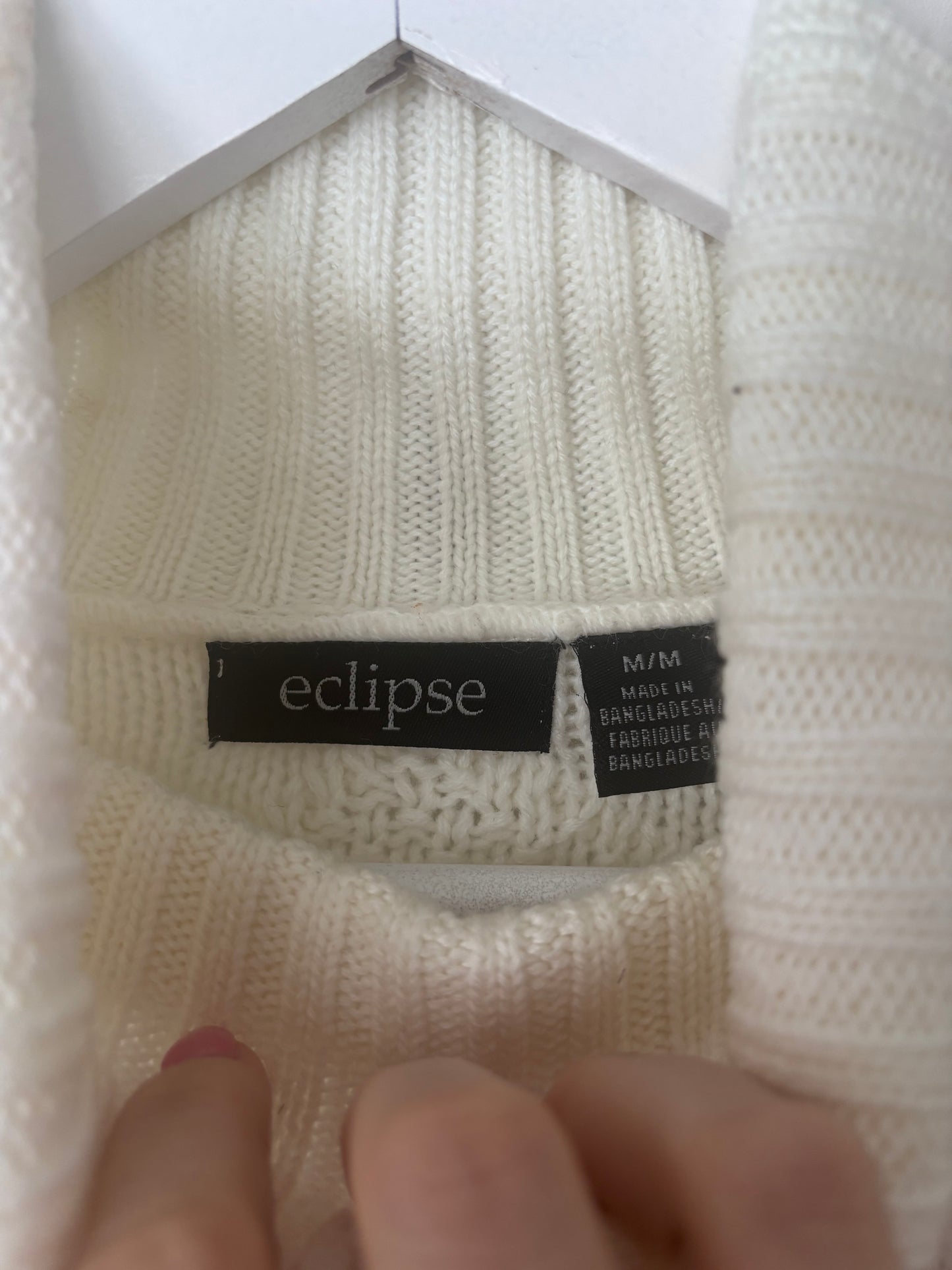 Eclipse White Knit Turtleneck | Sz Medium (M32W3)