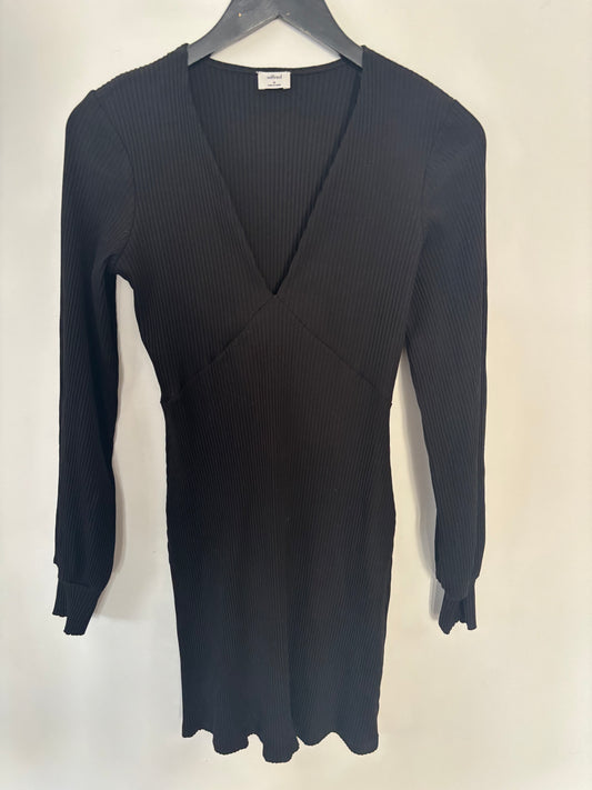 Wilfred / Aritzia Jeanne Ribbed Deep V Dress | Medium (N233M8)