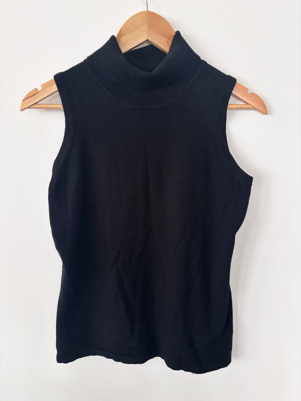 Piccadilly Canada Soft Sleeveless Black Turtleneck | Sz Small (generous)
