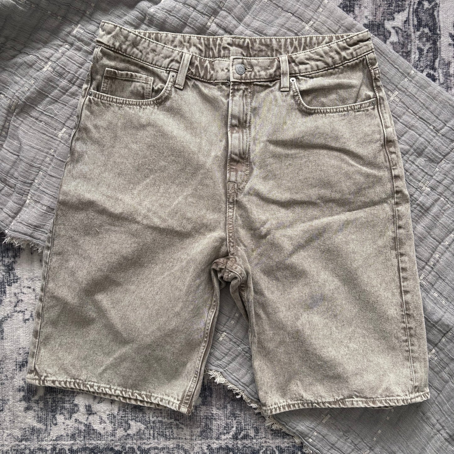 H&M Loose Fit Bermuda Shorts in Grey/Brown | Sz 14
