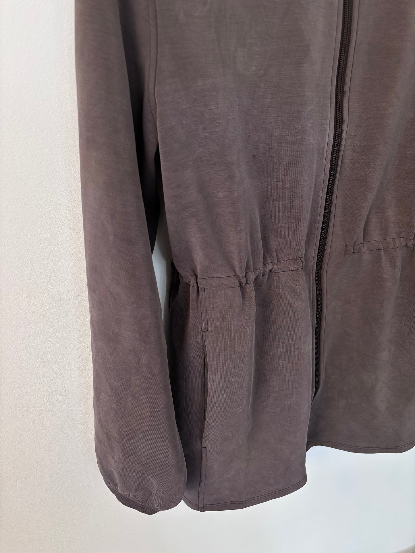 Lululemon Softstreme Cinch Waist Jacket in Brown | Sz Small (4-6)
