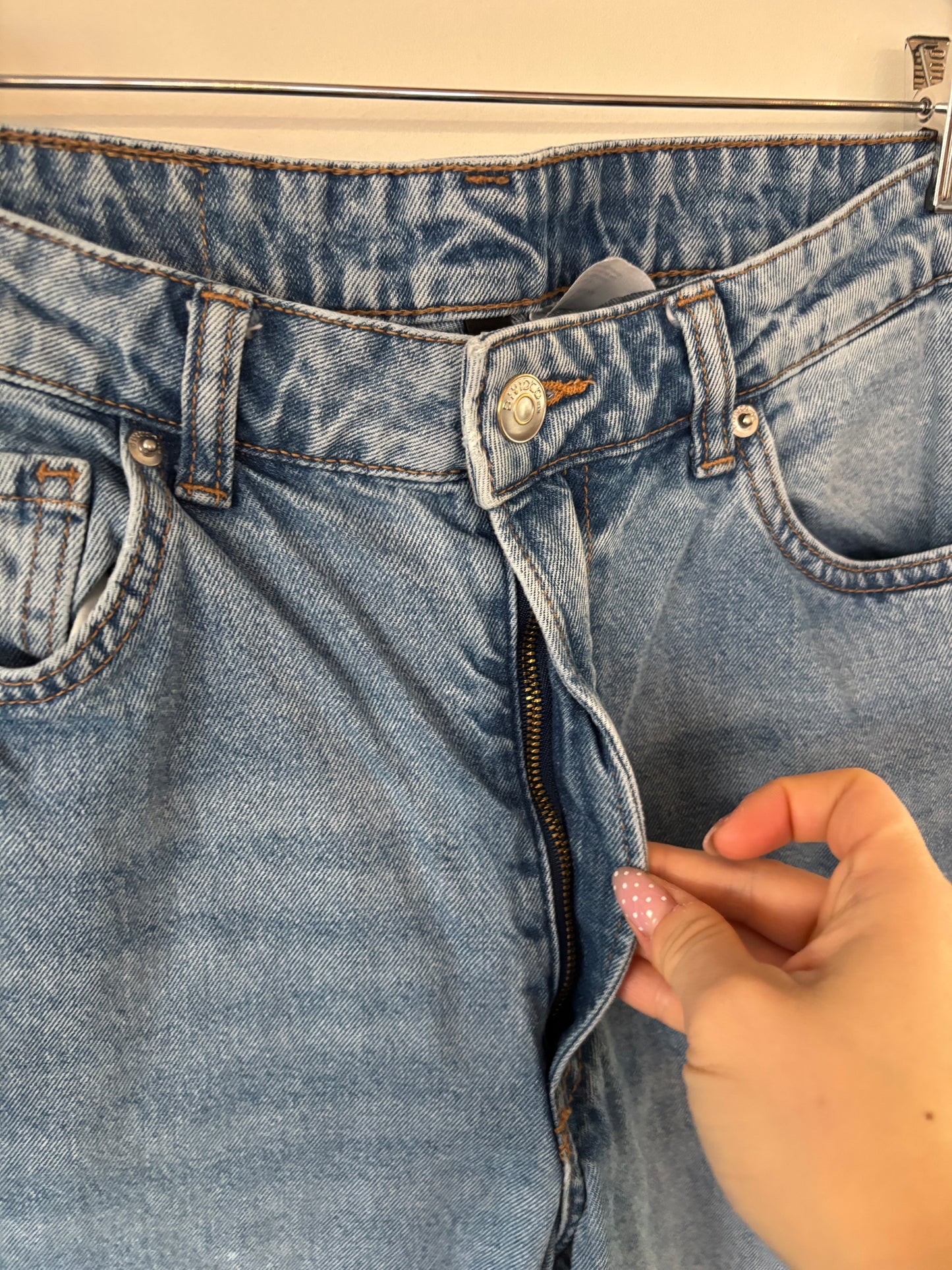 H&M Divided High Rise Wide Jeans (Light Wash) | Sz 8 (N31S20)