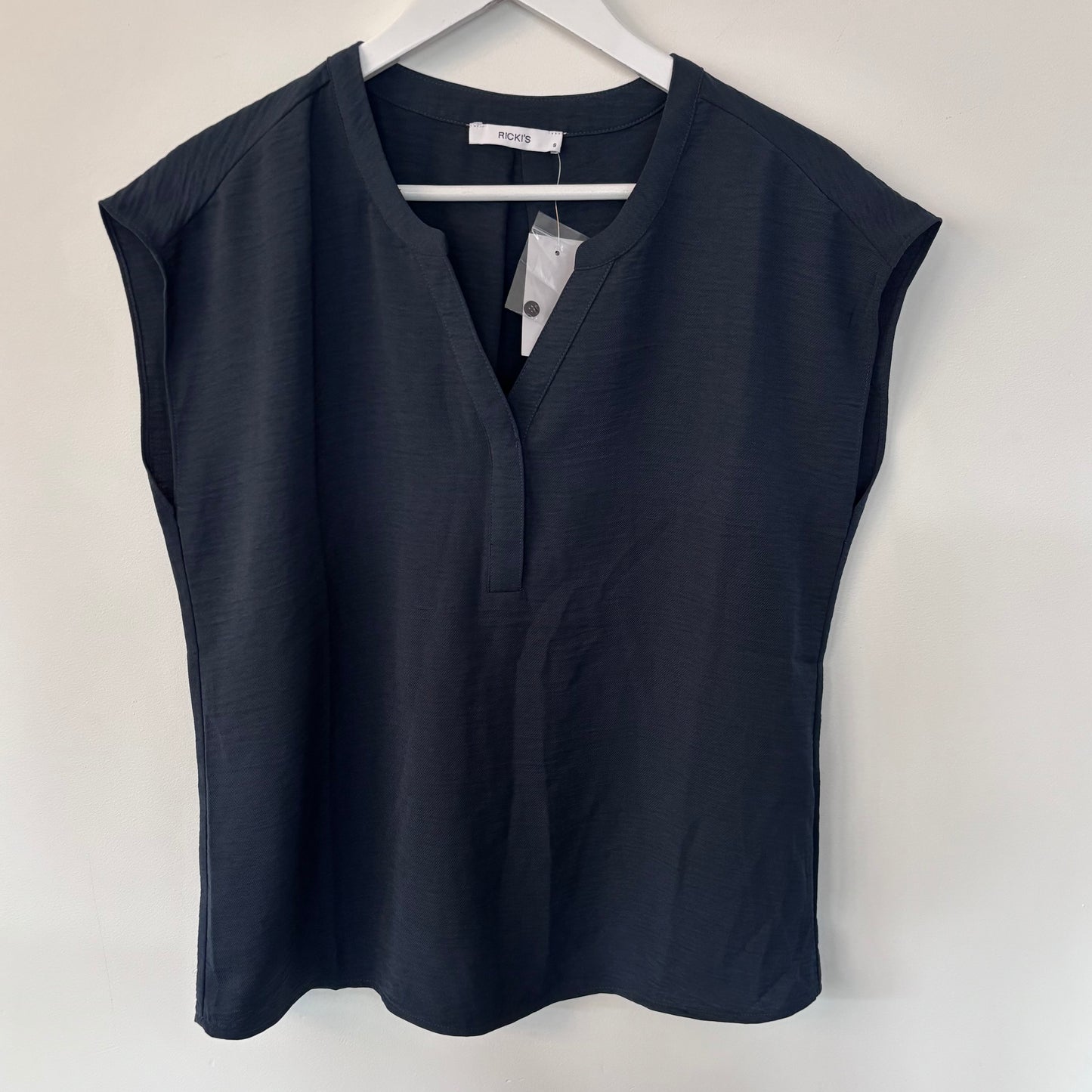 Ricki's NWT top | sz Small (generous fit)