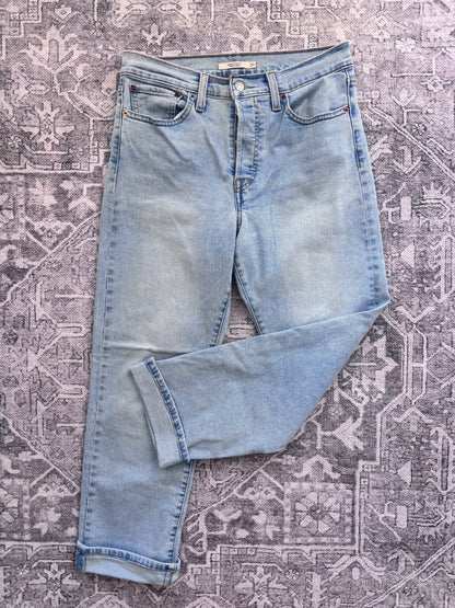 Levi's Lighwash Wedgie Straight Jeans | Sz 30 (cotton/poly/elastane, fits 28-30)