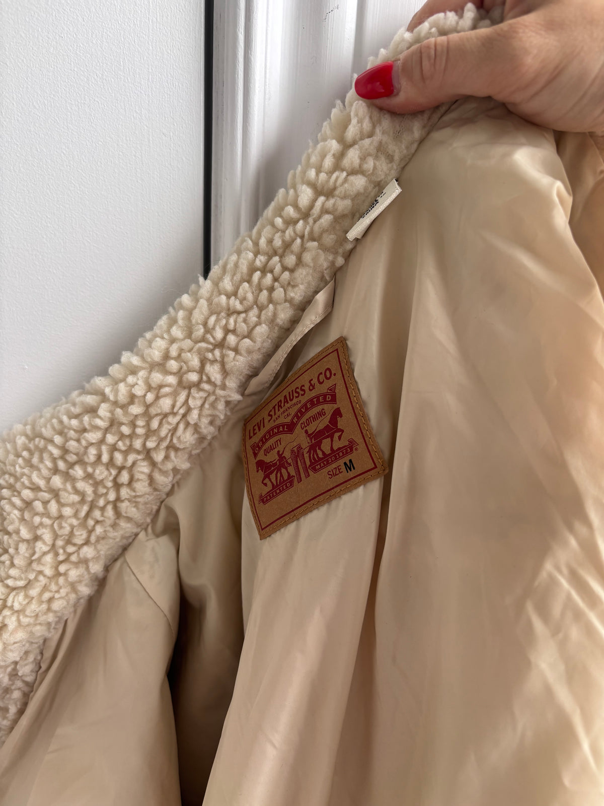 Levi's All Over Sherpa Trucker Jacket | Sz Medium