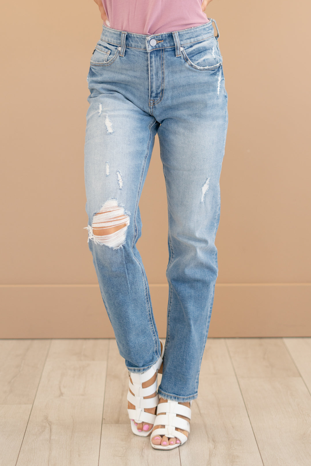 Kancan NWT Straight Leg Distressed Denim | 29