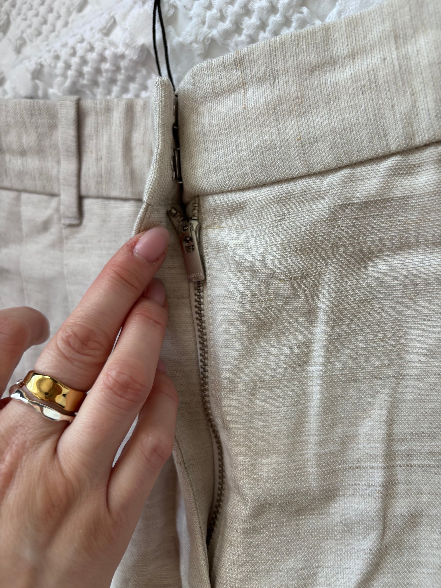 Aritzia The Effortless Linen Short Curve Fit NWT | Sz 6 (fit like 4/6)