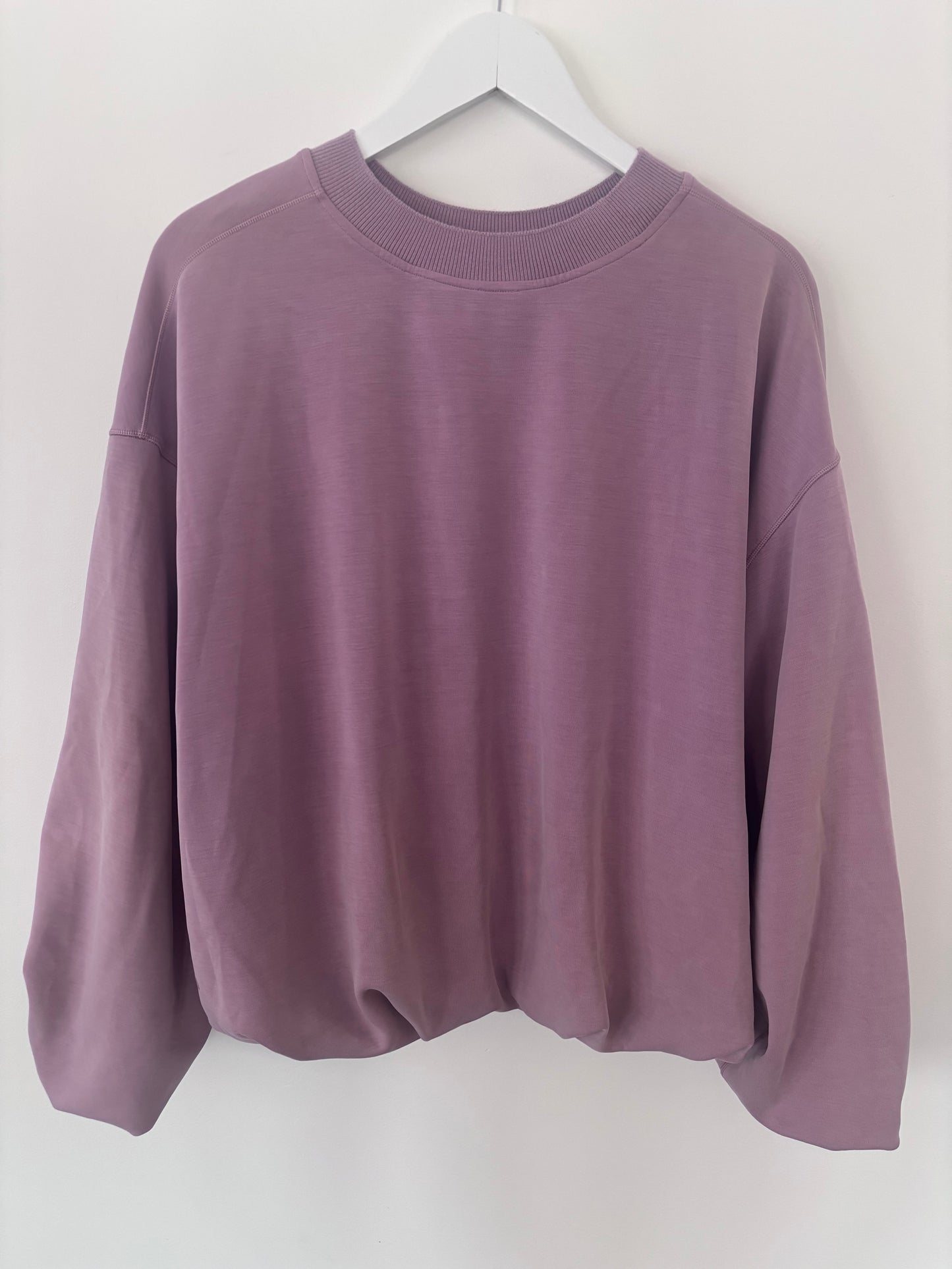 Lululemon Softstreme Voluminous-Sleeve Pullover (pants also listed) | Sz Large (F42A1)