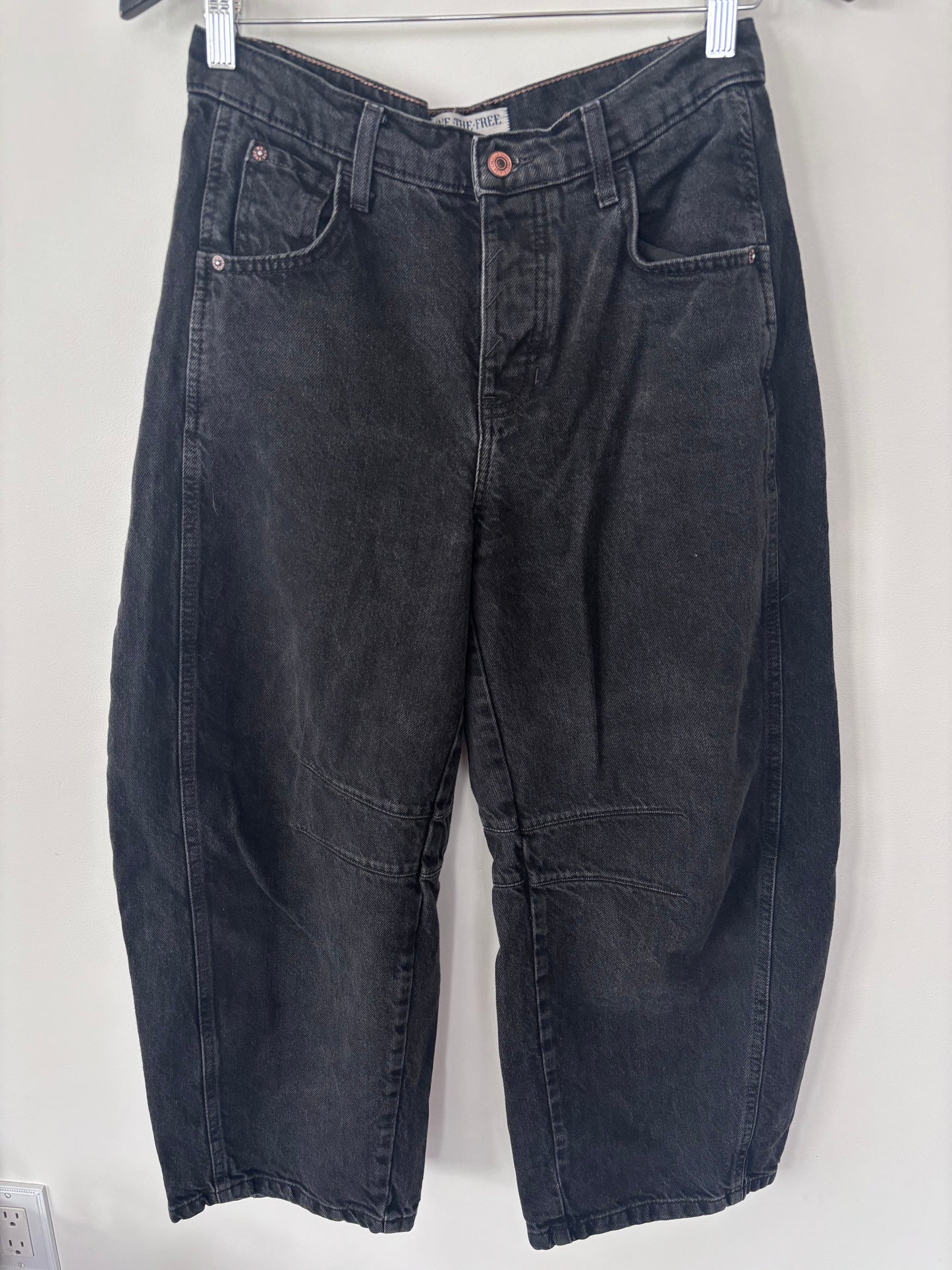 Free People Good Luck Barrel Jeans | Sz 26 (would fit 26-27)