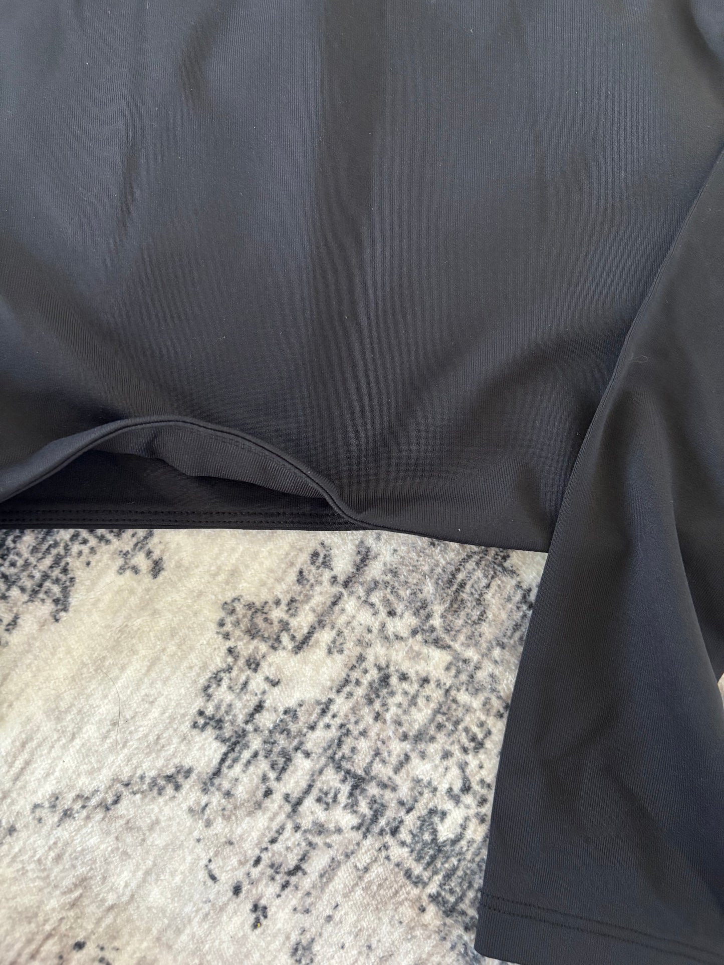 Aritzia / Babaton Contour Long Sleeve in Black | XS (N120TF2)