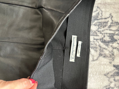 A&F Vegan Leather Flare Pants | Sz Medium (J171K9)