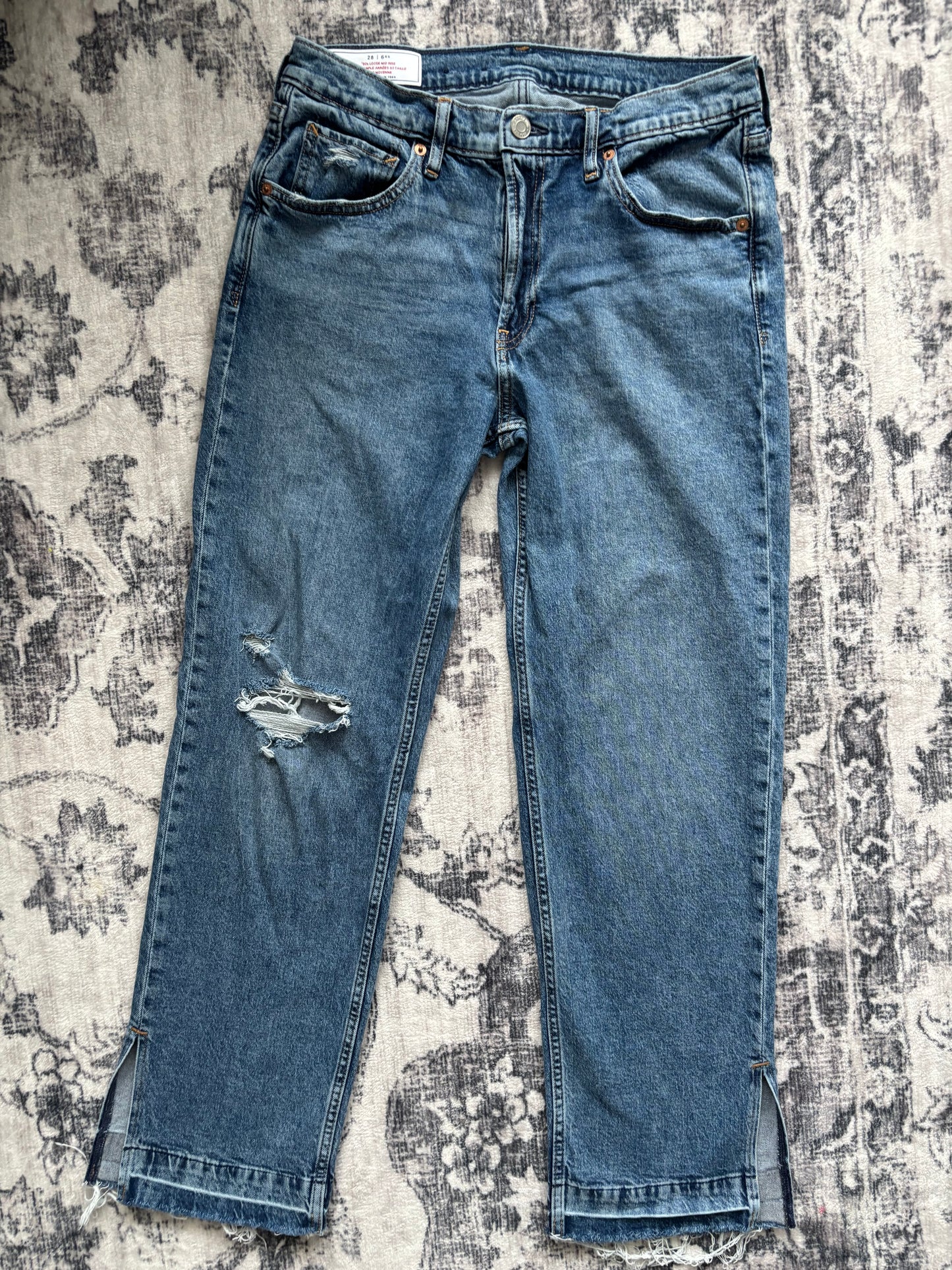 Gap 90s Loose Mid Rise Jeans (inseam 28")| Sz 28 or 6 (J137E13)