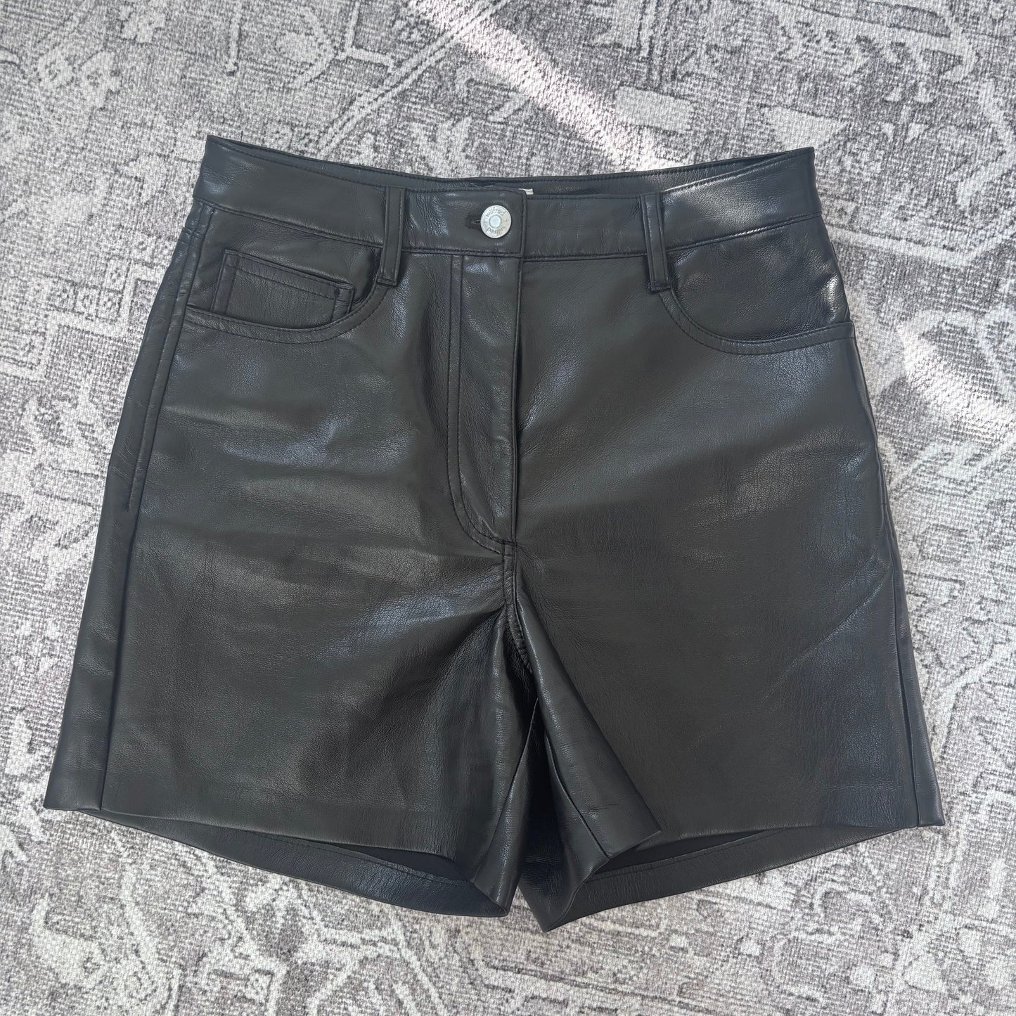 Wilfred Mercury Vegan Black Leather Shorts | Sz 2