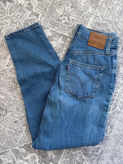 Levi's High Loose Taper Jeans Medium Blue-Wash | Sz 26 (mom jeans)