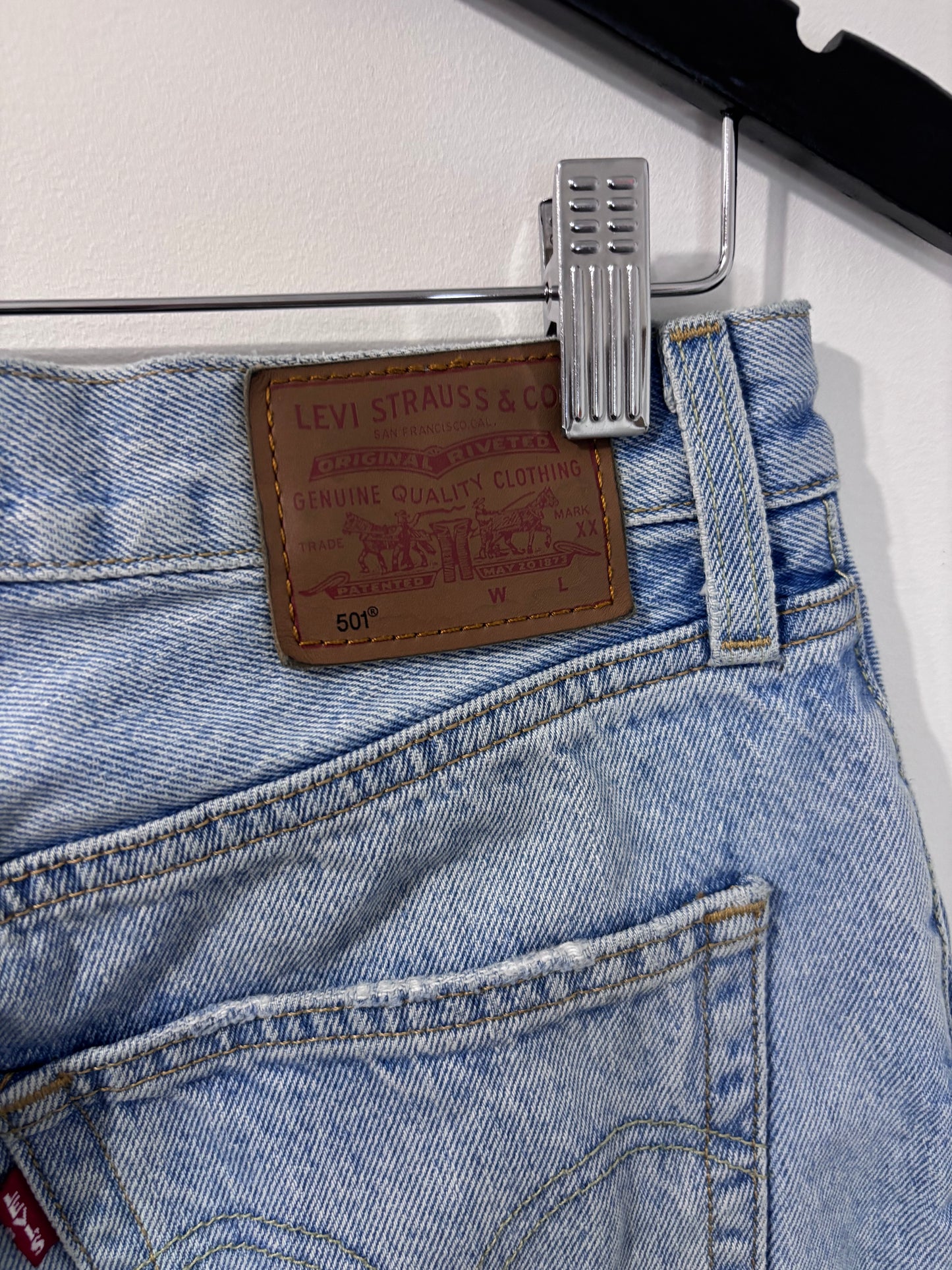 Levi's 501 Light Wash Straight Leg Jeans | Sz 26 (M165K6)