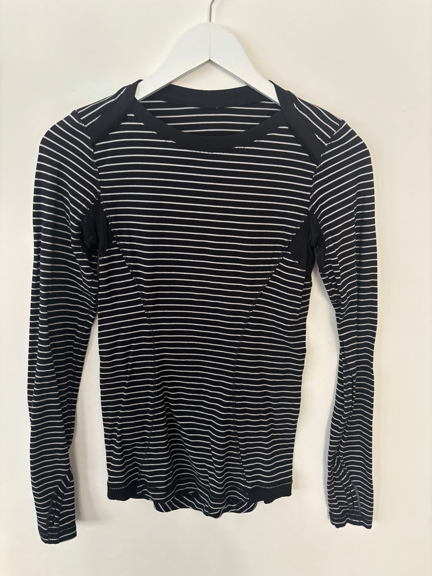 Lululemon Base Runner Long Sleeve BW Stripes | Sz 4 (approx)(F109LP2)