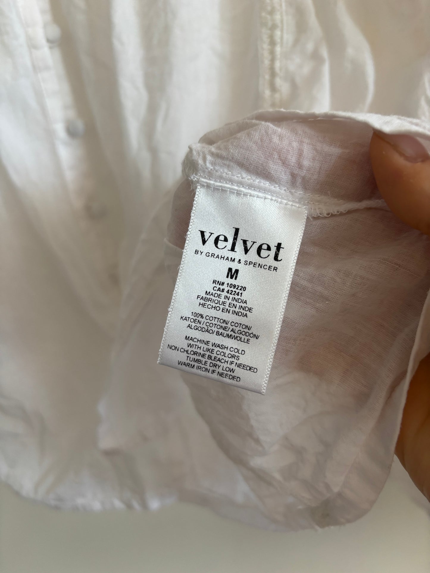 *Velvet by Graham & Spencer Yadira Poet Blouse | Medium