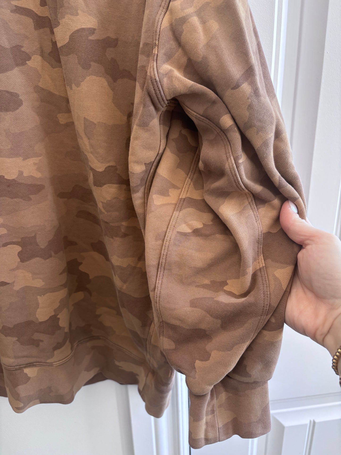 Lululemon Perfectly Oversized Crew in Camo Beige Multi | Sz Medium (best guess, fits Large)