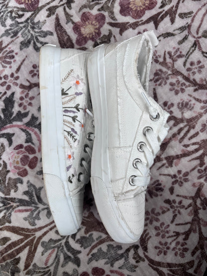 Blowfish Embroidered Sneakers | Sz 7
