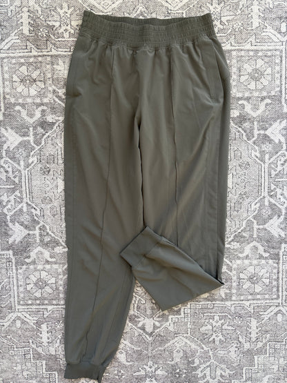 Lululemon Wanderer Jogger in Grey Sage | Sz 6