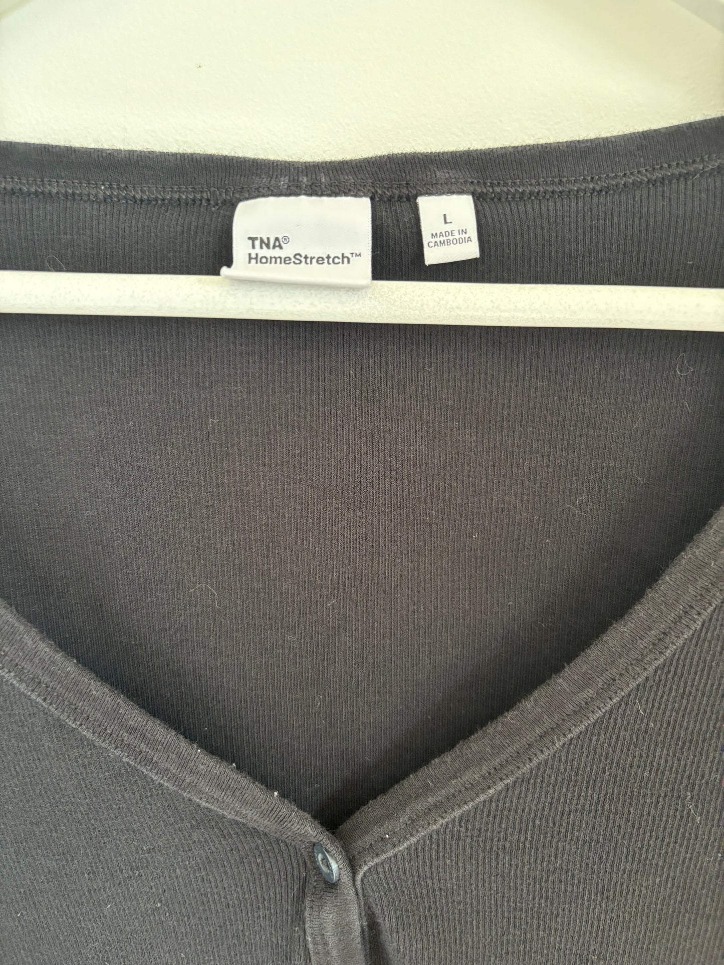 TNA / Aritzia homestretch Ribbed Henley Top | Large