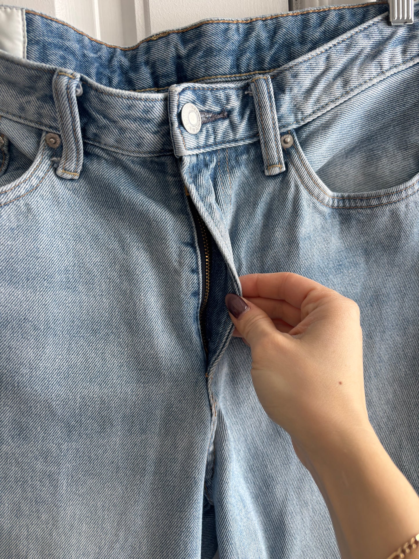 H&M Loose Fit Straight Leg Denim | Sz 8 (N97S20)