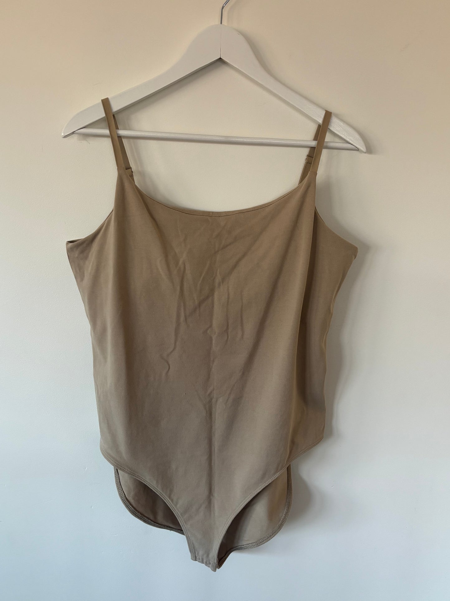 Gap Compact Jersey Bodysuit in Beige | XL (N78N19)