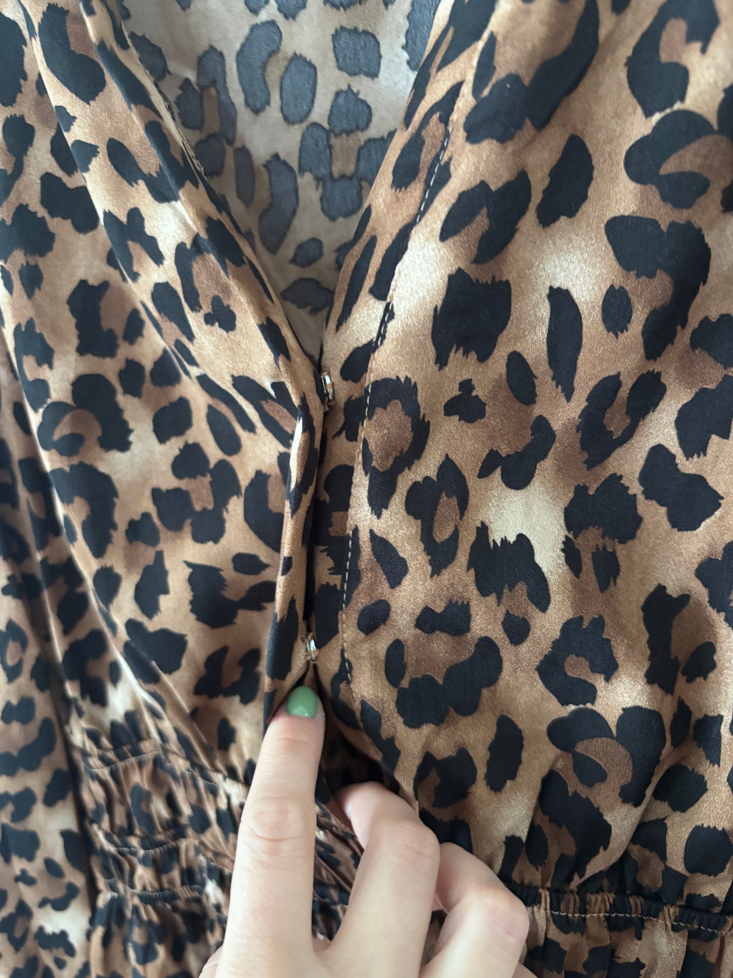 She + Sky leopard Top | Sz Small
