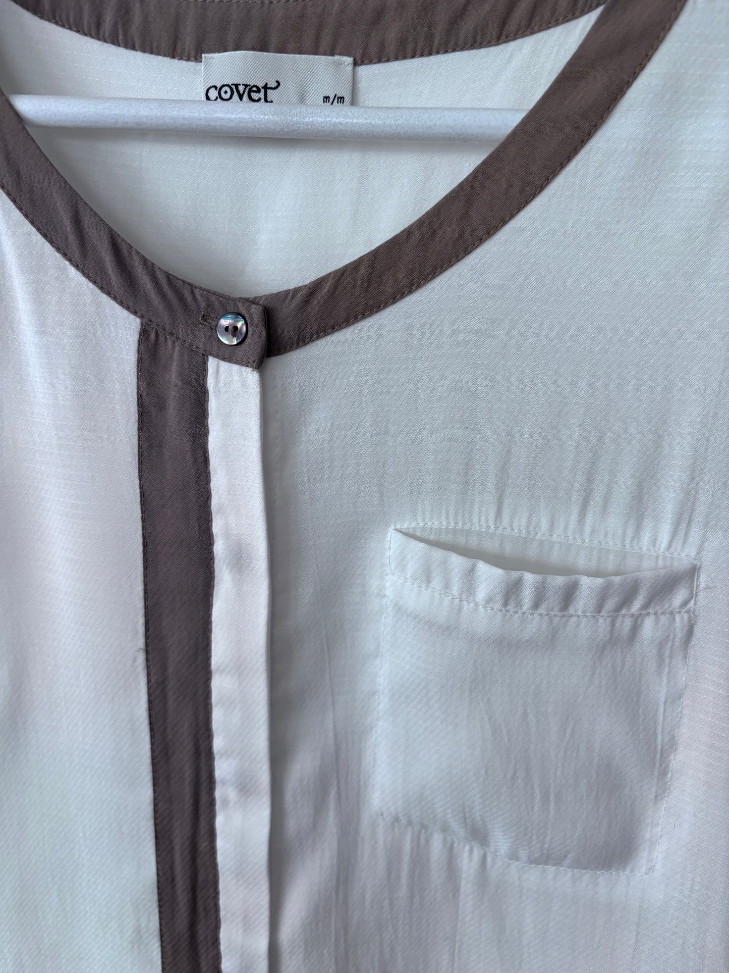 Covet Brown Trim Ivory Top | Sz Medium