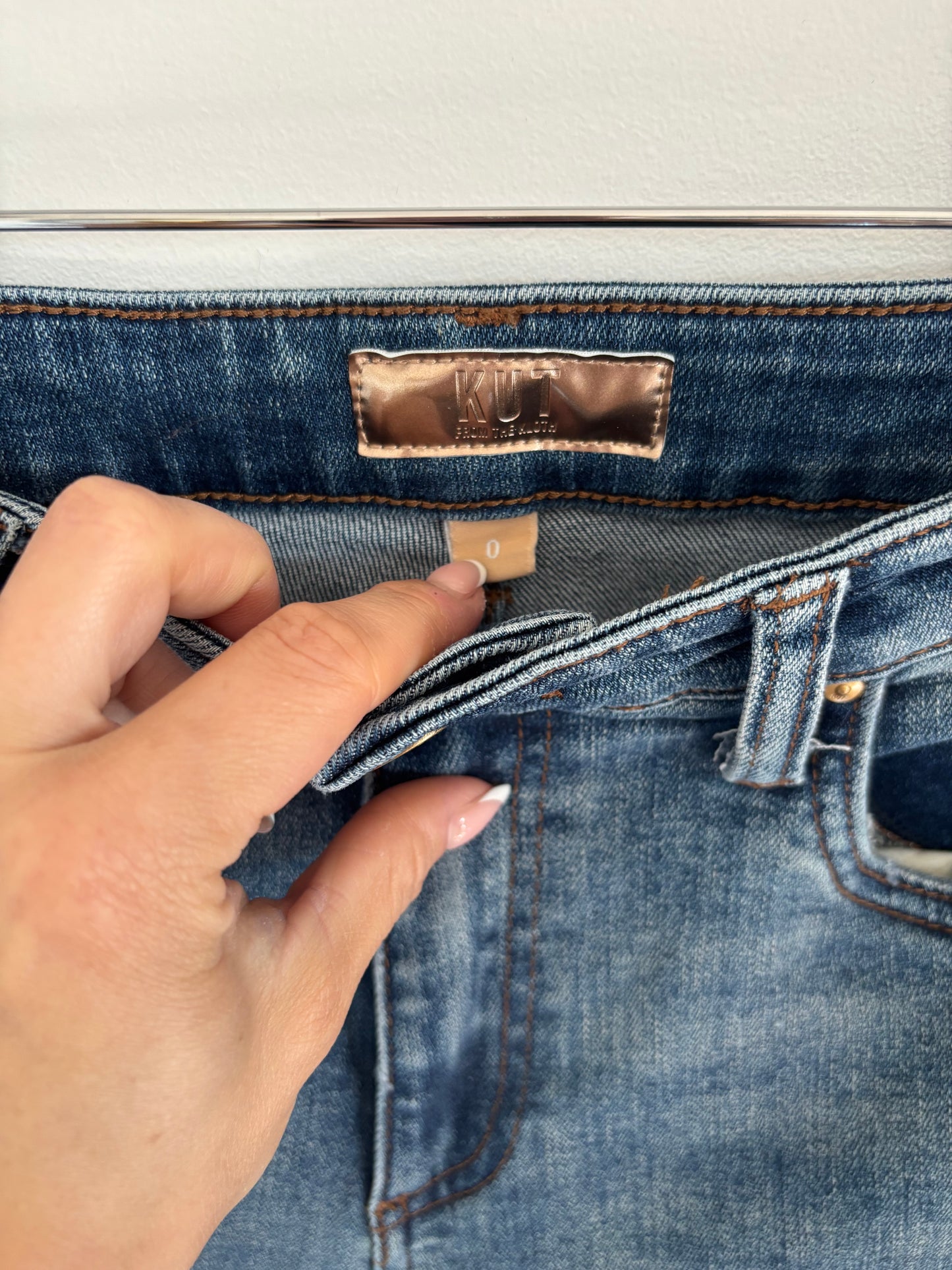 KUT Baggy Boyfriend Jeans | 0 (fits big like size 2-4, flaw)