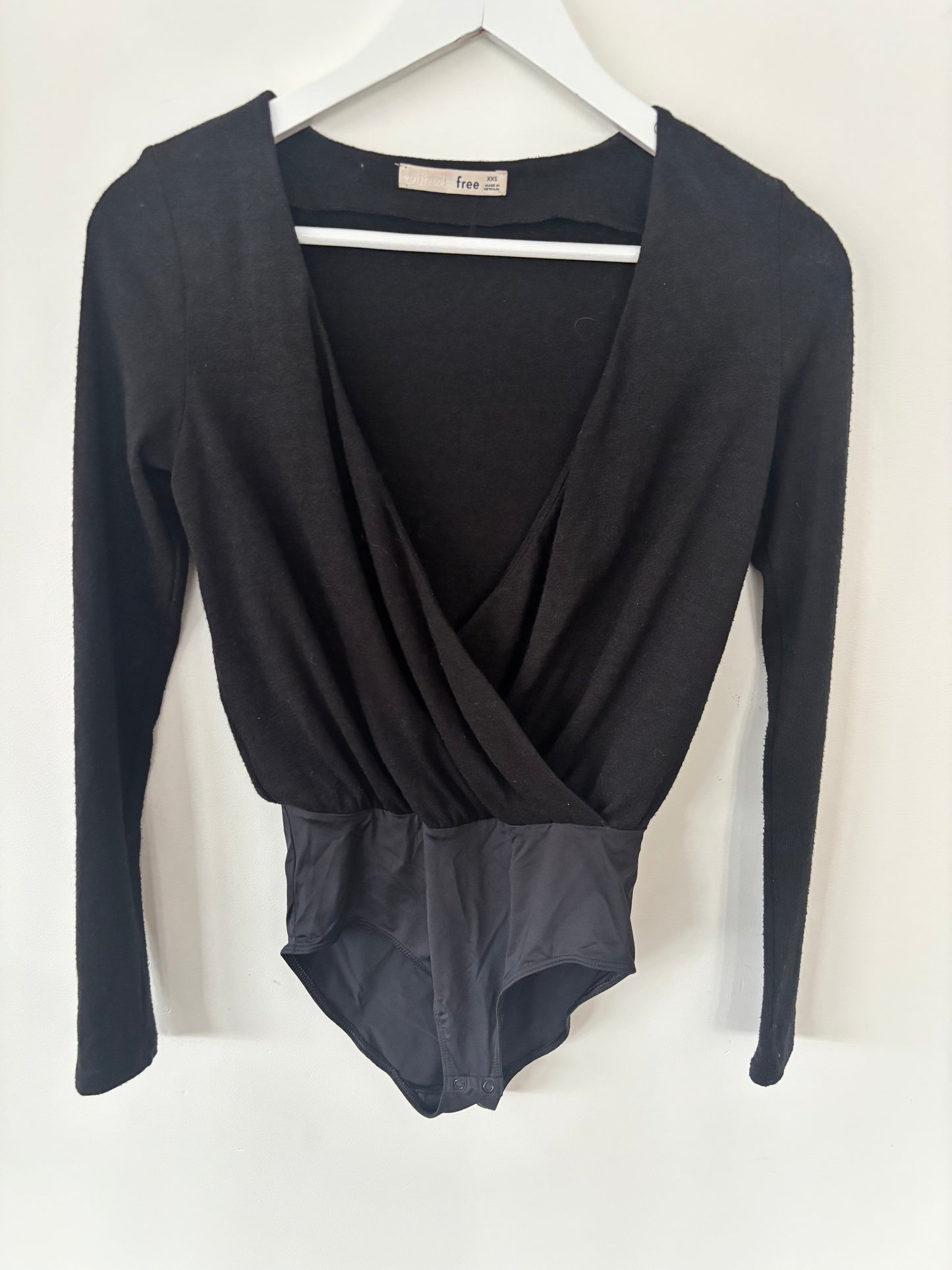 Wilfred Reposa V-Neck Long sleeve Bodysuit | Sz XXS (fits generous)(J64AB1)