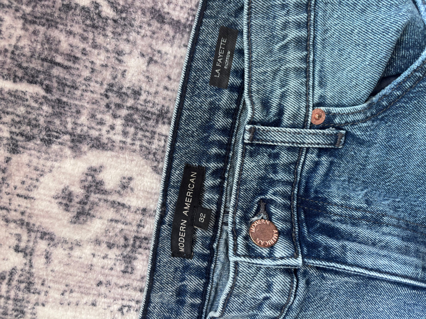 Modern American La Fayette Straight Jeans | Sz  32