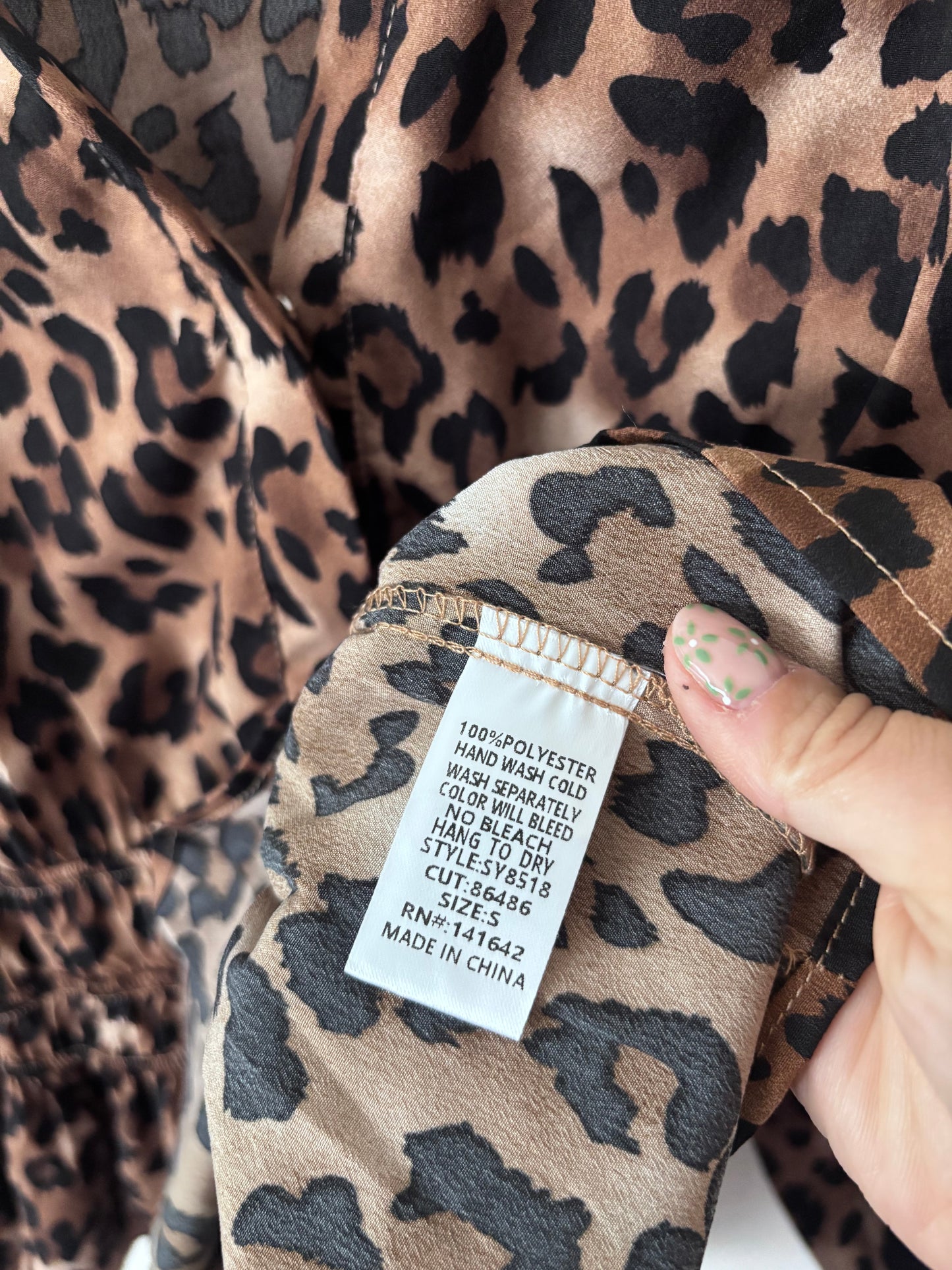 She + Sky leopard Top | Sz Small