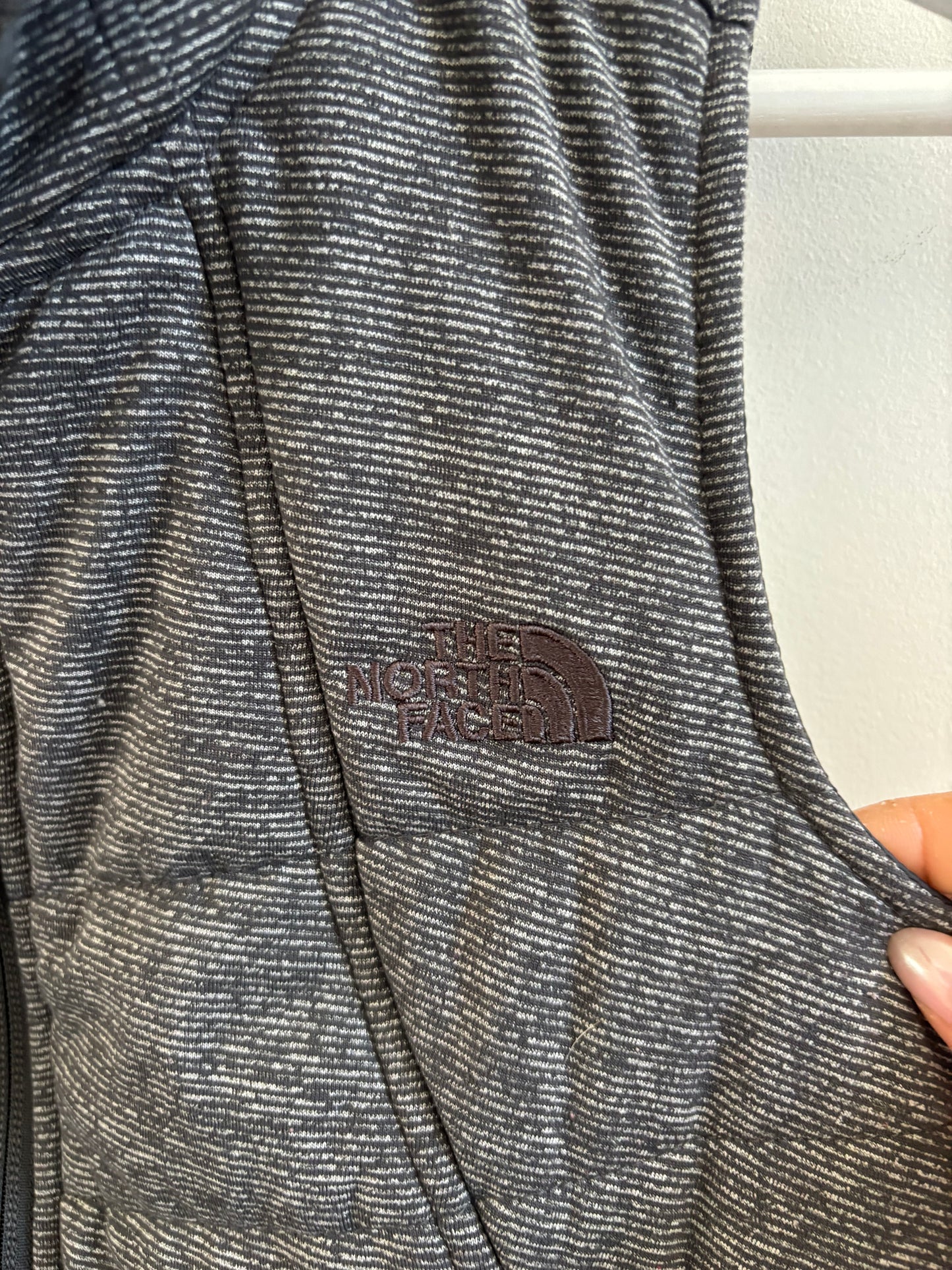 The North Face Charcoal Pseudio Vest | XS (O60M10)