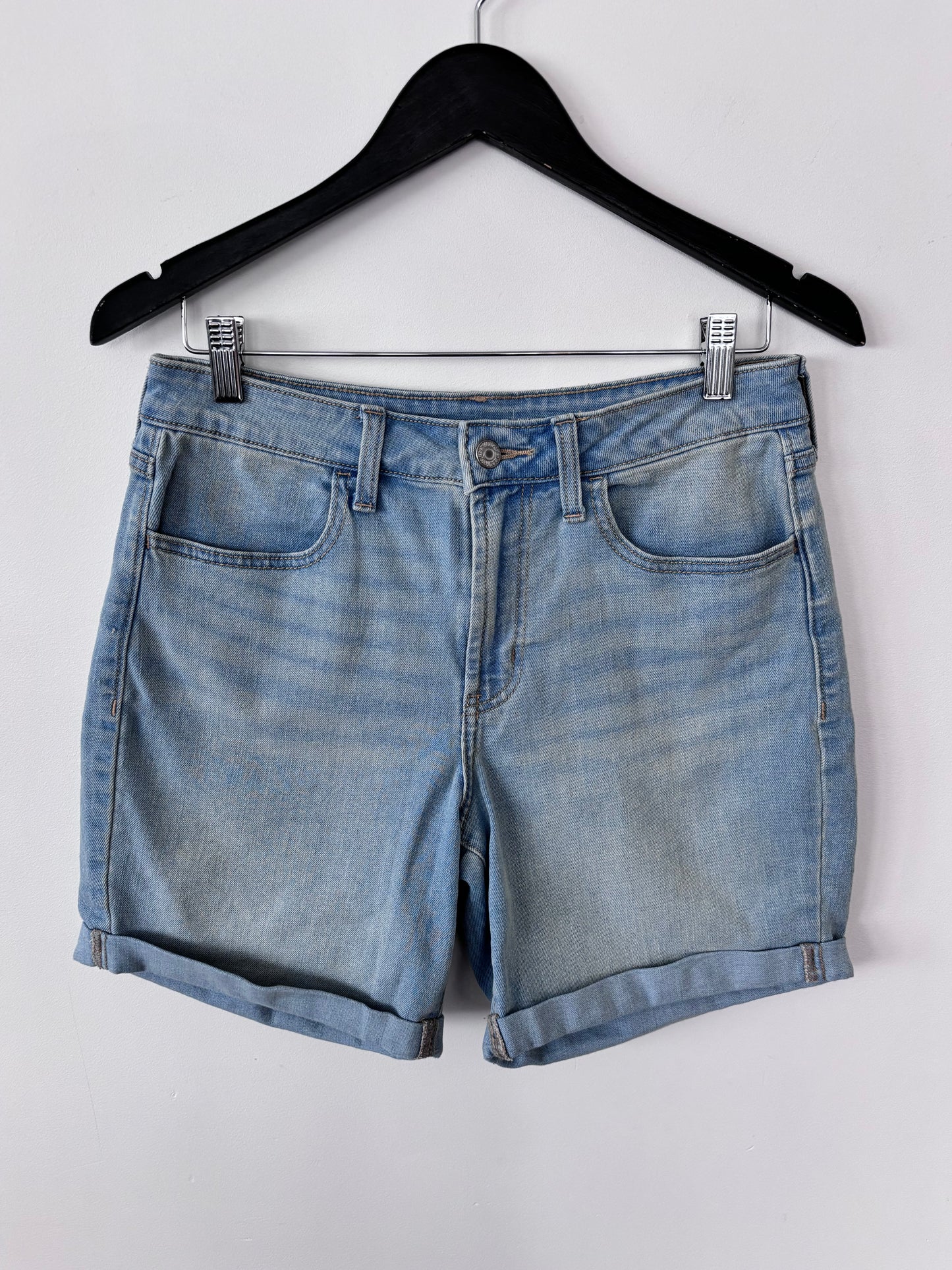 Old Navy HR WOW Cuffed Shorts | Sz 6