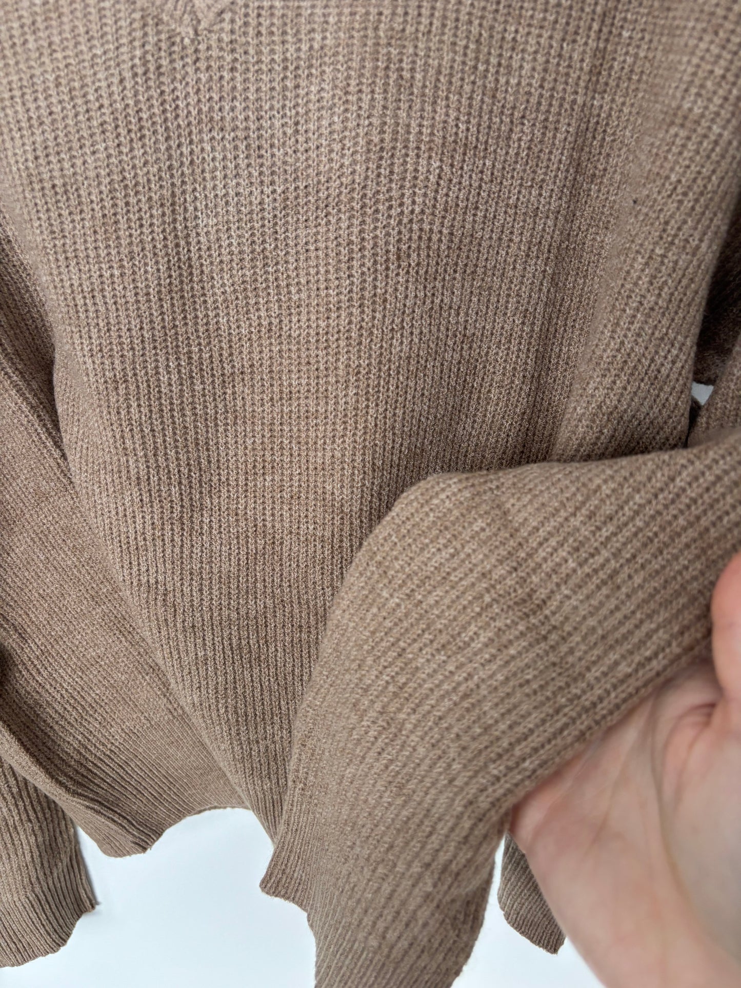 Timing Taupe V-Neck Sweater | Sz Large (M70C1)
