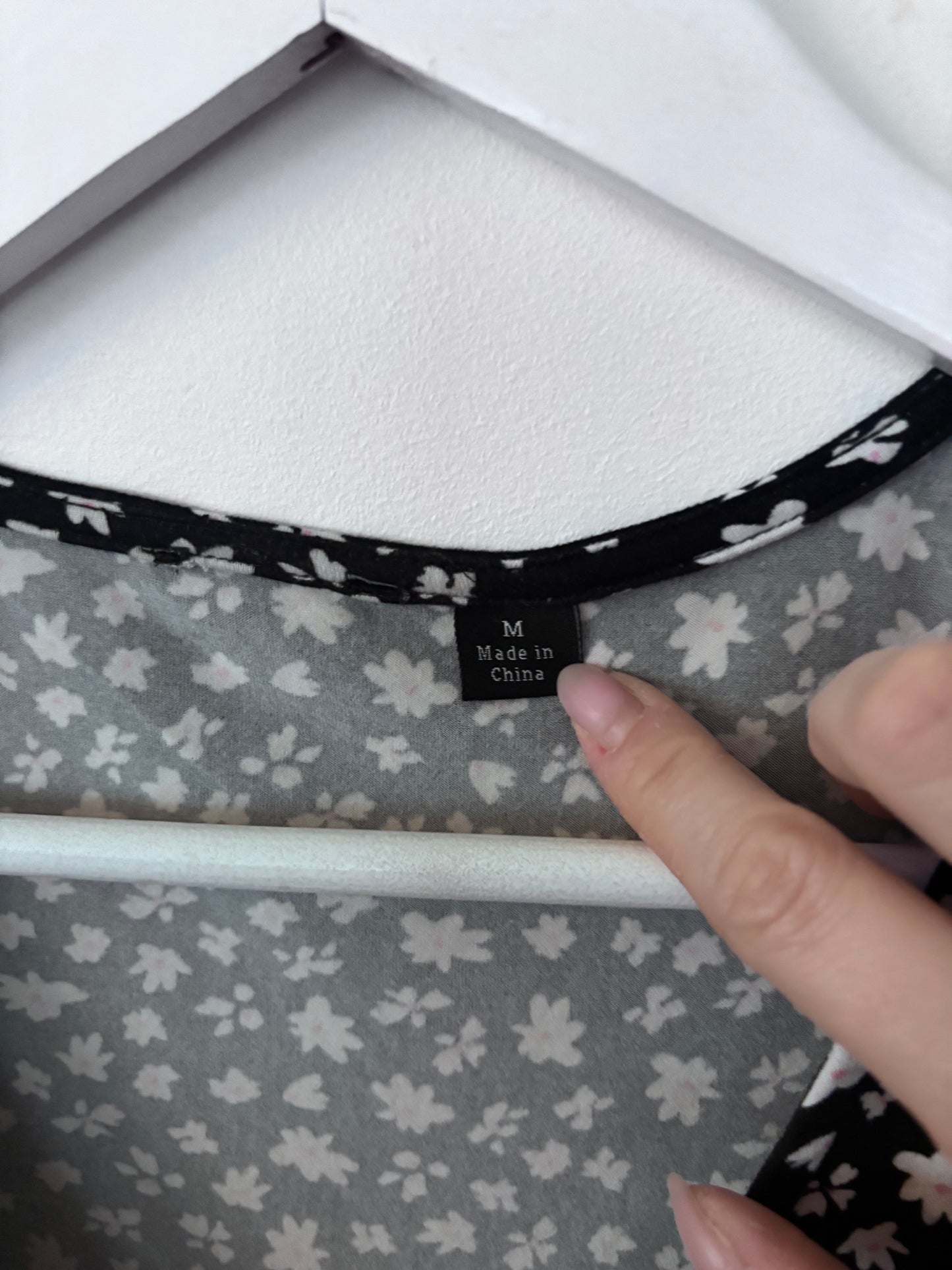 Daisy Print Faux Wrap Top | Sz Medium